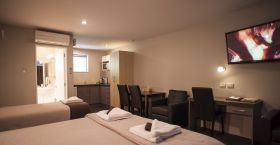 Arthur's Court Motor Lodge - Accommodation New Zealand 11