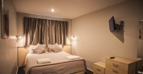 Arthur's Court Motor Lodge - Accommodation New Zealand 13