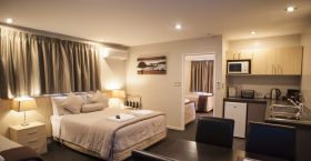 Arthur's Court Motor Lodge - Accommodation New Zealand 17