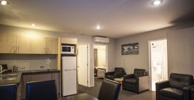Arthur's Court Motor Lodge - Accommodation New Zealand 19