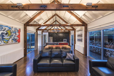 Gucci Too - Accommodation New Zealand 2