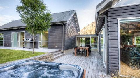 Gucci Too - Accommodation New Zealand 6