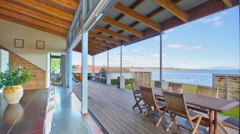 Lake Terrace Taupo - Accommodation New Zealand 0