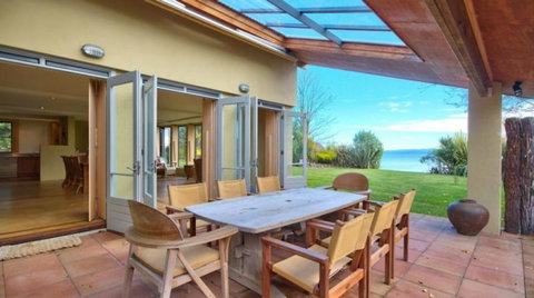 Lake Front Taupo - Accommodation New Zealand 2