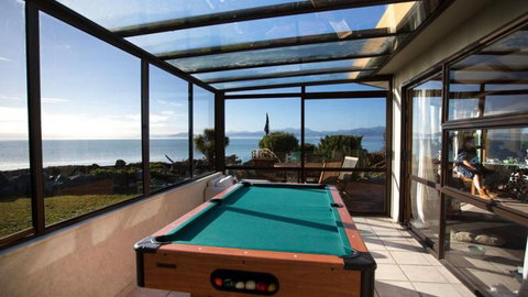 Absolute Beachfront Ruby Bay - Large House On Beachfront. - Accommodation New Zealand 1