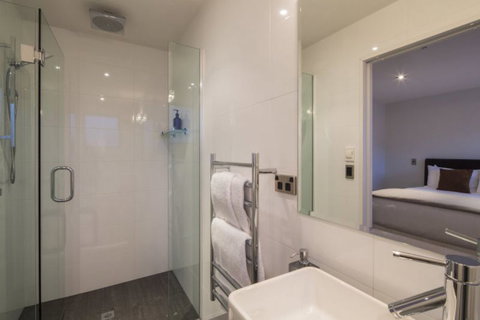 Mountain & Lake Views - Accommodation New Zealand 8