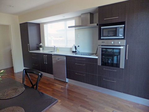 Strowan Townhouse - Accommodation New Zealand 17