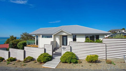 Above The Cut - Accommodation New Zealand 1