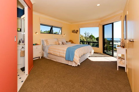 The Glass House - Accommodation New Zealand 6