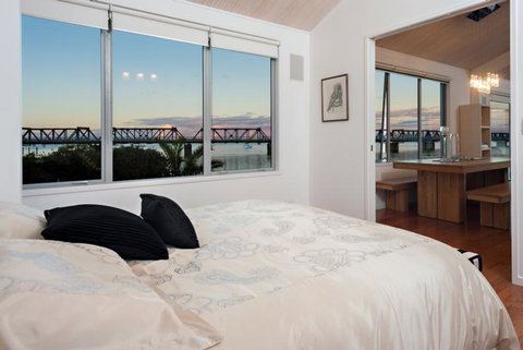 The Boatshed - Accommodation New Zealand 5