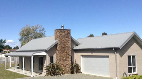 Manapouri Lodge - Quality 5-star Home - Accommodation New Zealand 1