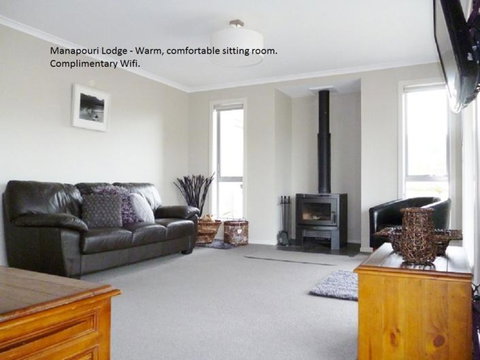 Manapouri Lodge - Quality 5-star Home - Accommodation New Zealand 2