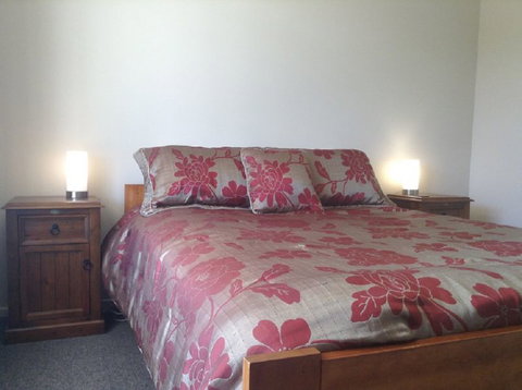 The Hut - Quality Te Anau Home - Accommodation New Zealand 5