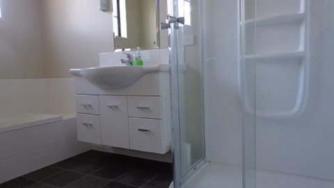 The Hut - Quality Te Anau Home - Accommodation New Zealand 6