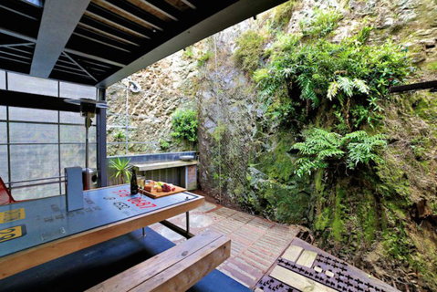 The Container House - Accommodation New Zealand 3