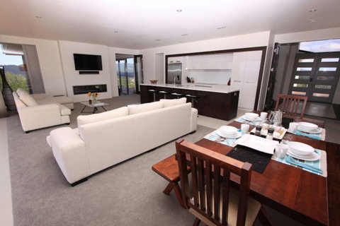 Luxury Retreat - Accommodation New Zealand 7