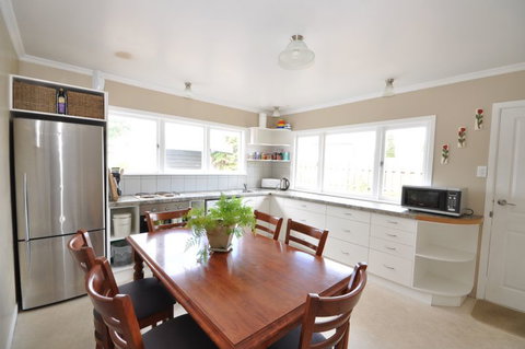 Robinson Family Retreat - Accommodation New Zealand 3
