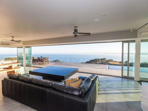 The Glass House  - Accommodation New Zealand 10
