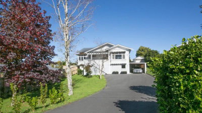 Luxurious Queen Riverhead