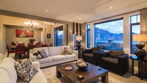 Bach At The Bay - Accommodation New Zealand 1