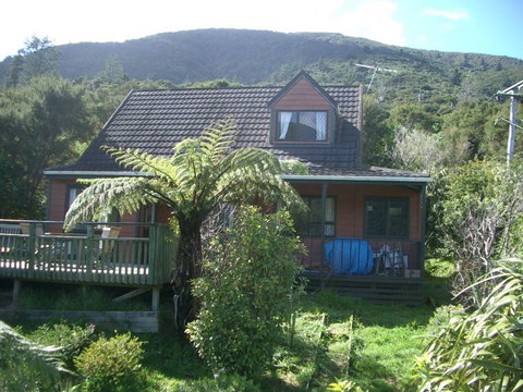 Pines Lodge - Accommodation New Zealand 0