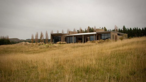 Dunalistair House- Beautiful Architectural Holiday Home - Accommodation New Zealand 4