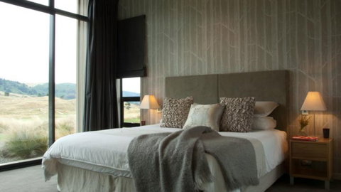 Dunalistair House- Beautiful Architectural Holiday Home - Accommodation New Zealand 5