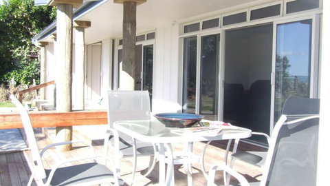 Esther's Cottage, Waimarama - Accommodation New Zealand 1