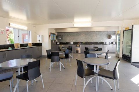 Te Anau Top 10 Holiday Park - Accommodation New Zealand 12