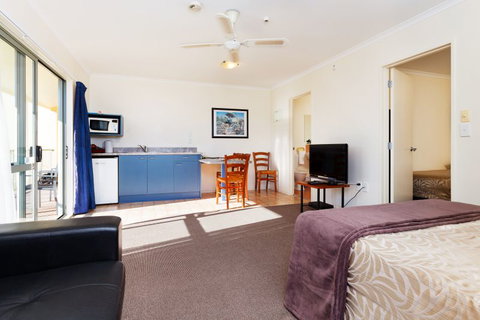 Elliott's Kapiti Coast Motor Lodge - Accommodation New Zealand 1