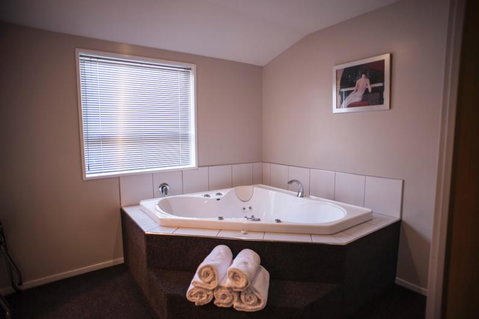 Arthur's Court Motor Lodge - Accommodation New Zealand 2