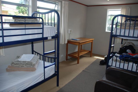 Racecourse Backpackers Hostel - Accommodation New Zealand 2