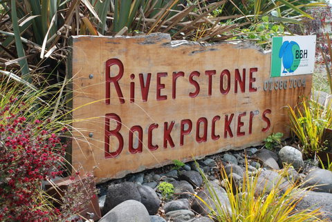 Racecourse Backpackers Hostel - Accommodation New Zealand 3