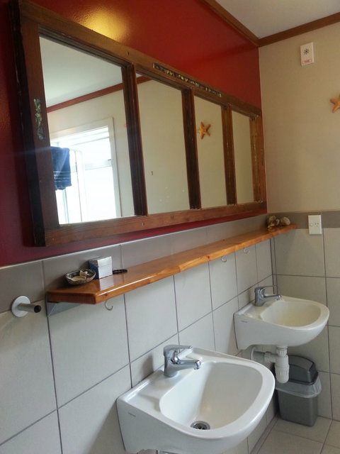 Racecourse Backpackers Hostel - Accommodation New Zealand 8