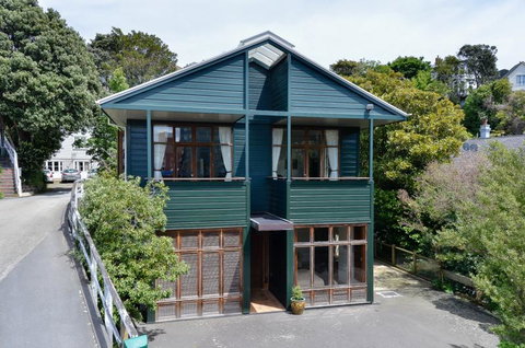 Joyce's Bed And Breakfast - Accommodation New Zealand 0