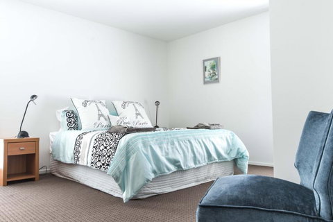 The Hammer's Bed And Breakfast - Accommodation New Zealand 2