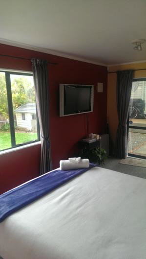 The Fluffy Chicken B&B - Accommodation New Zealand 2