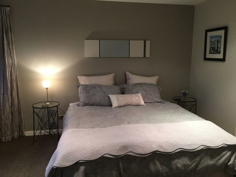Juliet's B&B - Accommodation New Zealand 0
