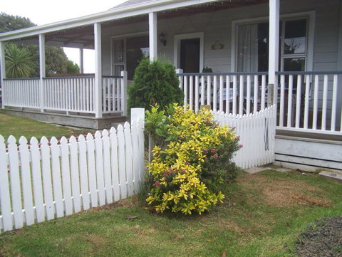 The School House At Ruishton Cottage - Accommodation New Zealand 1
