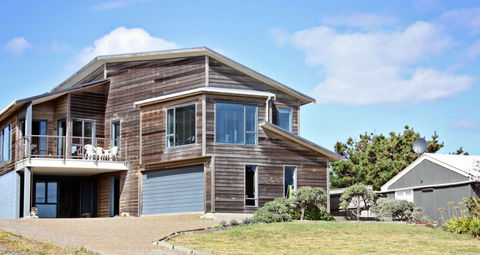 Parituhu Beachstay - Accommodation New Zealand 0