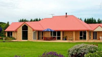 Fantail Lodge on Greenpark