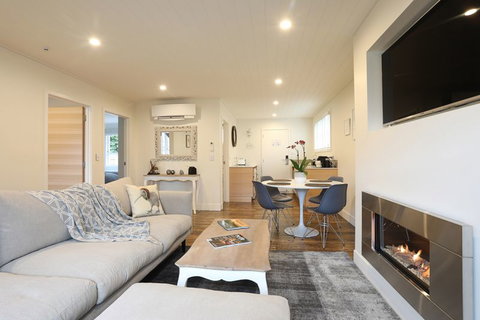 The Lodges At Transport World - Accommodation New Zealand 2