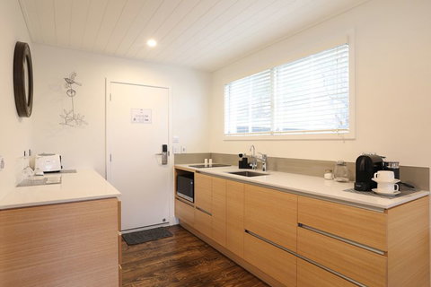 The Lodges At Transport World - Accommodation New Zealand 3