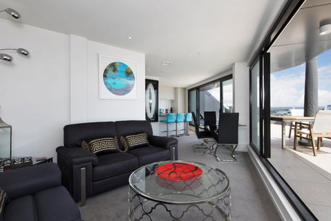 Penthouse Views - Auckland Holiday Apartment - Accommodation New Zealand 3