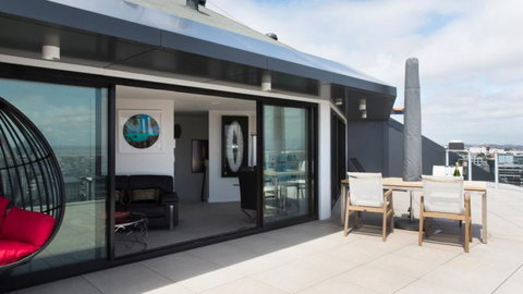 Penthouse Views - Auckland Holiday Apartment - Accommodation New Zealand 10
