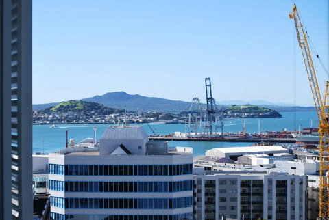 Mod On The Quad - Auckland City Apartment - Accommodation New Zealand 0