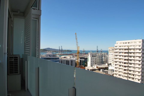 Mod On The Quad - Auckland City Apartment - Accommodation New Zealand 5