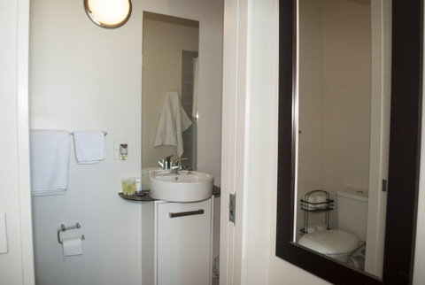 Mod On The Quad - Auckland City Apartment - Accommodation New Zealand 6