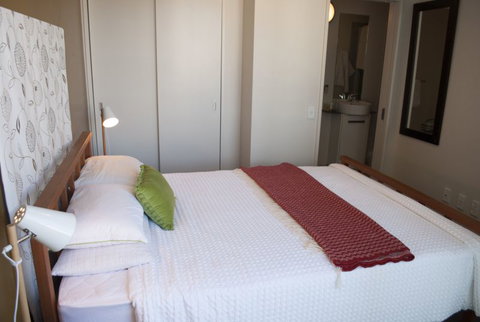 Mod On The Quad - Auckland City Apartment - Accommodation New Zealand 7