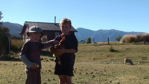 Kepler Oaks Chalet - Accommodation New Zealand 11